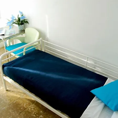 Estrella De Mar Youth Hostel *