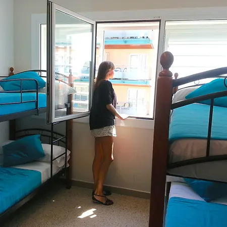 Estrella De Mar Youth Hostel