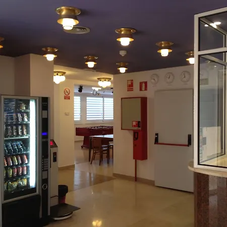 Estrella De Mar Youth Hostel Calella